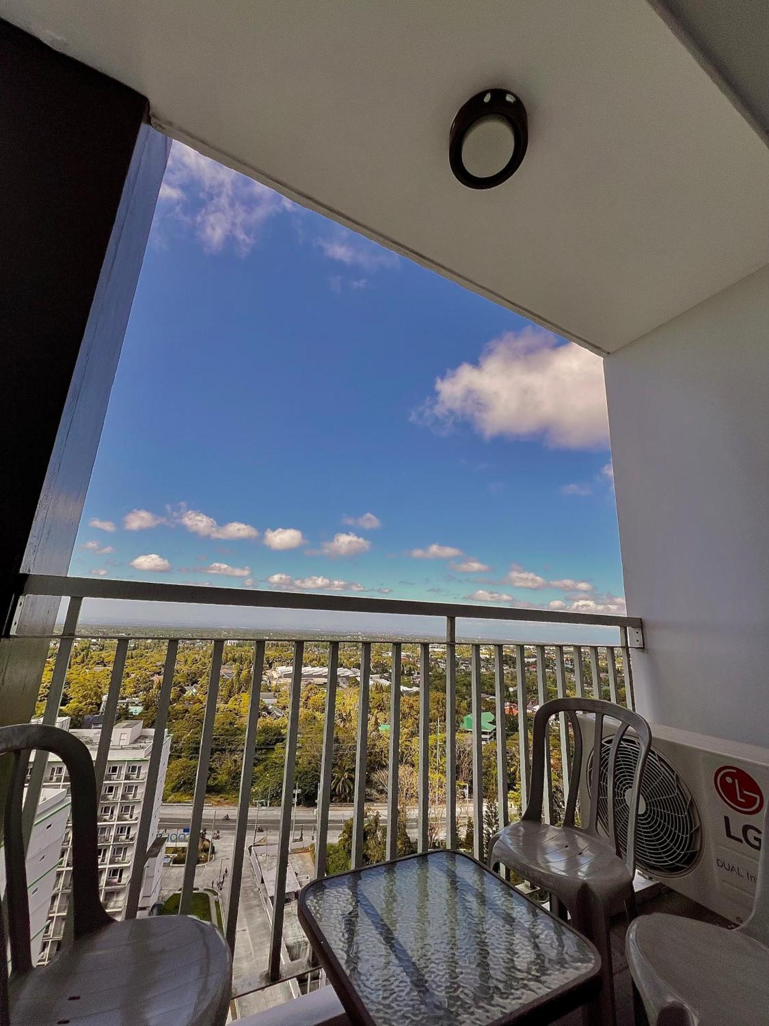 The Pallet House, Wind Residences Tagaytay Tagaytay City Екстер'єр фото
